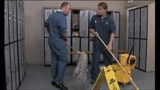 Reproducir Hombres de limpieza follan 3 buceos de coño