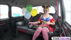 Redare Uite Cum O Tanara Face Sex De Ziua Ei Cu Un Taximetrist