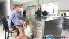 Abspielen Es ist schwer, diese junge Frau zu befriedigen, die an Schwänze gewöhnt ist