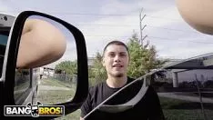 Reproducir A ella le gusta follar en autos grandes morena folla con cualquiera xxx