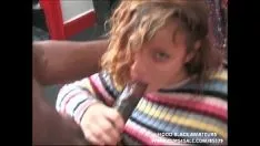Abspielen Sie fickt den besten Freund ihres 19-jährigen Vaters Muit von einem schwarzen Mann