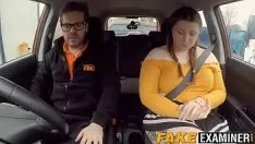 Uber driver fucks a fat woman in the car