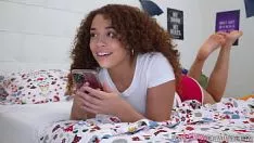Redare Creata frumoasa nu trebuie sa clipeasca in momentul ejacularii faciale pe care el i-o ofera