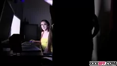 Jouer Orgie lesbienne hardcore pour adolescents : jeu de chatte et grosses bites