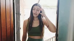 Jouer Petite blonde latina Rosibel Roxi baisée par son technicien pour un travail bien fait !!