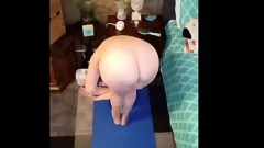 Oynat Mommavee1 ile çıplak yoga ve büyük göğüslere uyan