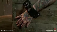 Redare Hardcore Lesbian Dungeon joacă cu Claire Adams