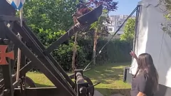 Jouer Expulsé du château pour avoir utilisé la chambre de Queen comme aire de jeux personnelle - le véritable fétiche amateur de Paty Bumbum