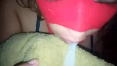 Odtwórz Hot Latina Milf jest do bani i połyka koguta jak profesjonalista