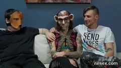 Afspelen BDSM kerkerorgie: Randy's anale avontuur in het gesticht